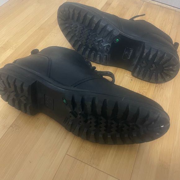 Men’s Timberland 11.5 boots in very good condition. Used for less than 1 season - Picture 4 of 5